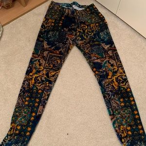Velvet Patterned Leggings